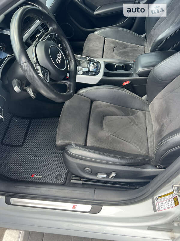 Седан Audi A4 2012 в Ровно