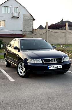 Седан Audi A4 1998 в Мукачевому