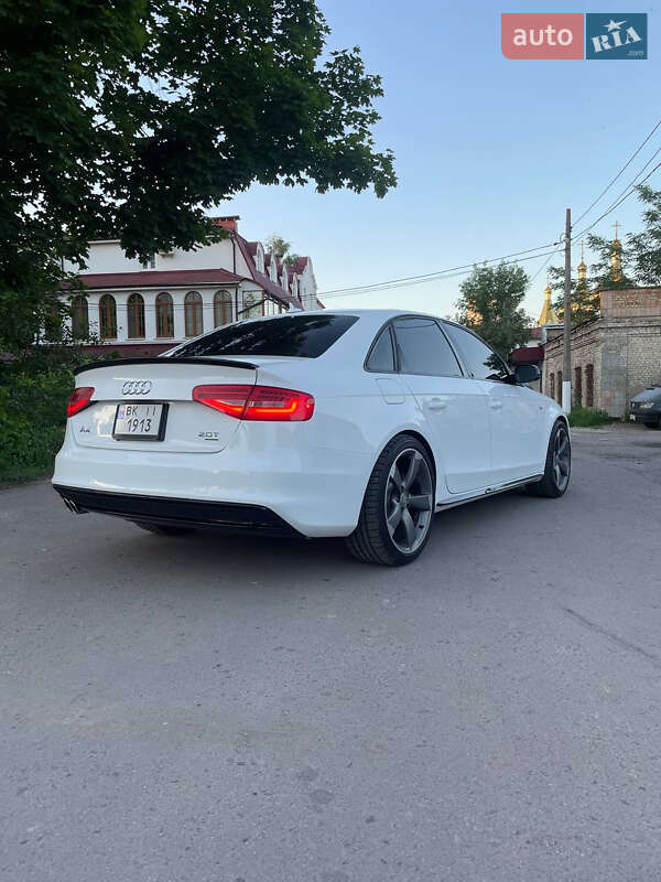 Седан Audi A4 2014 в Ровно