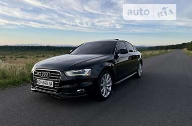 Седан Audi A4 2013 в Мукачевому