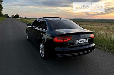 Седан Audi A4 2013 в Мукачевому