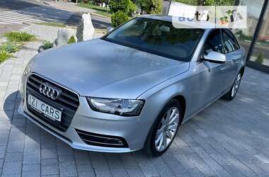 Седан Audi A4 2013 в Львове