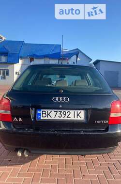 Універсал Audi A4 2000 в Рівному