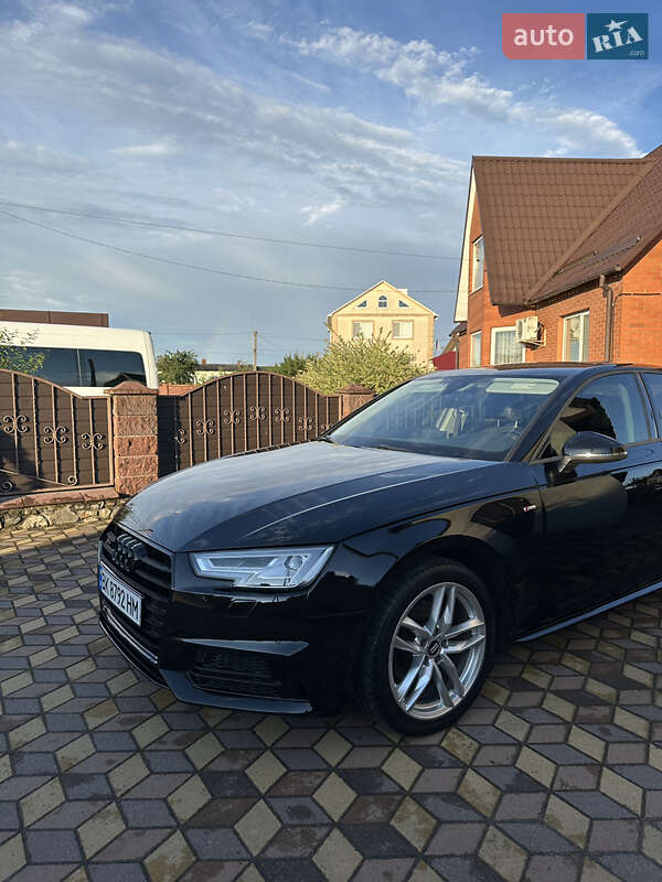 Седан Audi A4 2016 в Сарнах