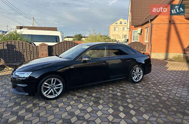 Седан Audi A4 2016 в 