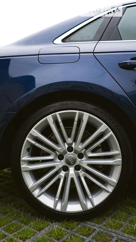 Седан Audi A4 2016 в Львове