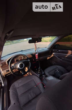 Седан Audi A4 2000 в Виноградові