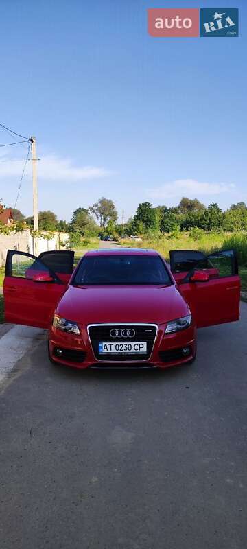 Седан Audi A4 2012 в Ивано-Франковске