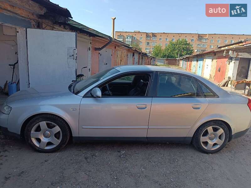 Седан Audi A4 2002 в Прилуках