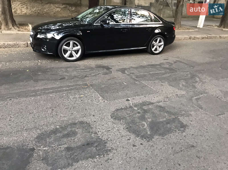 Седан Audi A4 2011 в Одессе