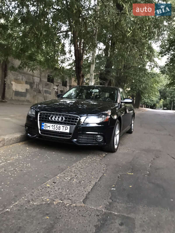 Седан Audi A4 2011 в Одессе