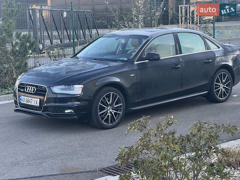 Седан Audi A4 2015 в Ивано-Франковске