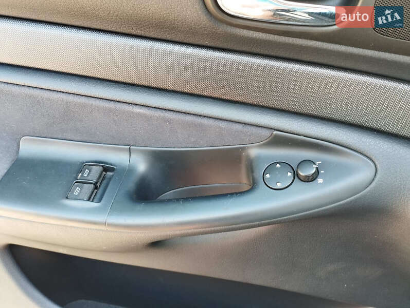 Седан Audi A4 1995 в Андріївці