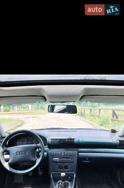 Седан Audi A4 1995 в 