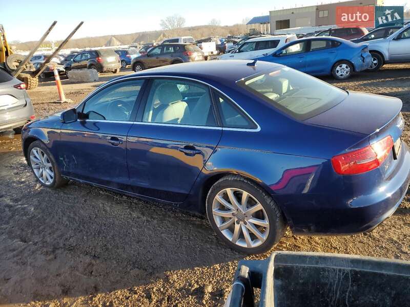 Седан Audi A4 2013 в Львове