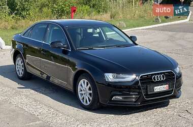 Седан Audi A4 2012 в 