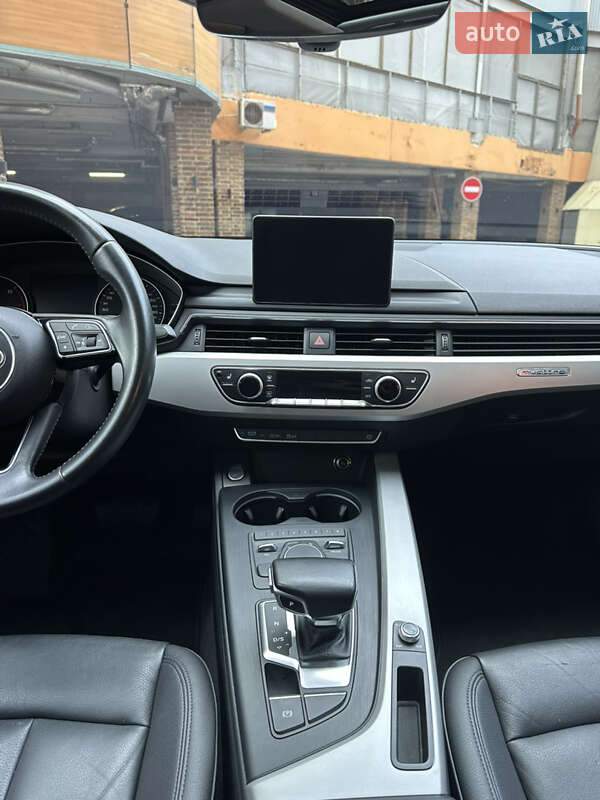 Седан Audi A4 2016 в Одессе