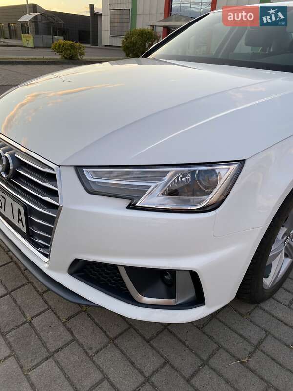 Седан Audi A4 2019 в Тячеве