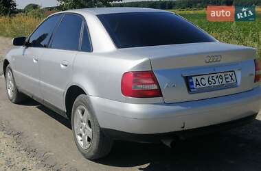 Седан Audi A4 1999 в Торчині