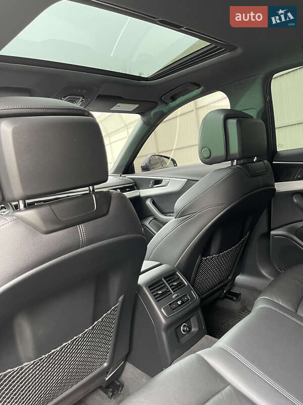 Седан Audi A4 2017 в Львове