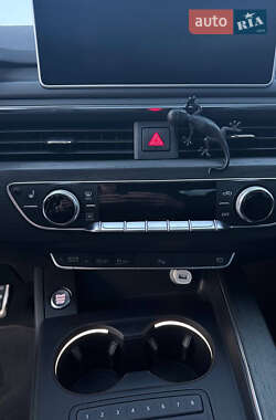 Седан Audi A4 2016 в 