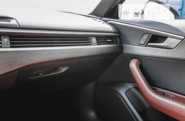 Седан Audi A4 2019 в Хусте