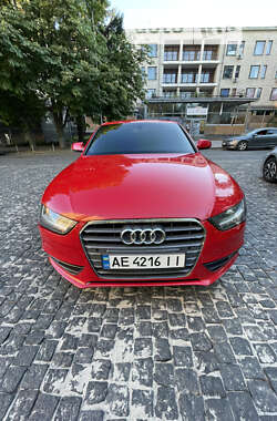 Седан Audi A4 2012 в Днепре