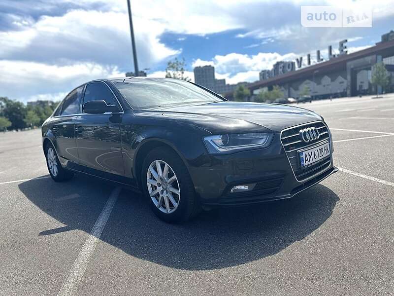 Универсал Audi A4 2014 в Киеве