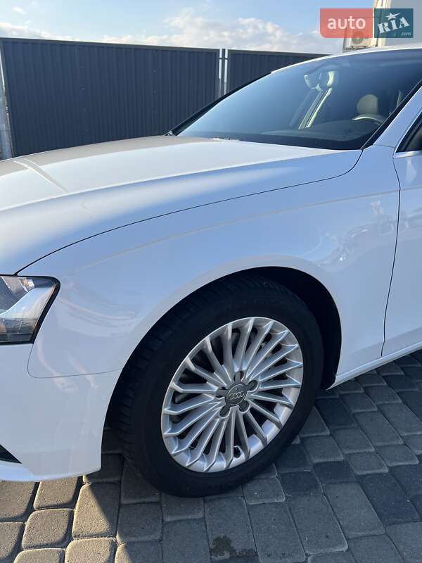 Универсал Audi A4 2012 в Мукачево