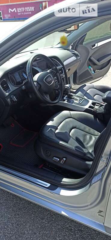Седан Audi A4 2013 в Киеве