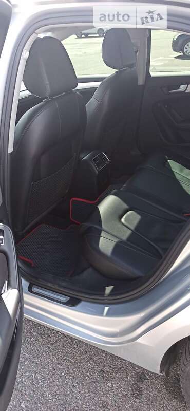 Седан Audi A4 2013 в Киеве