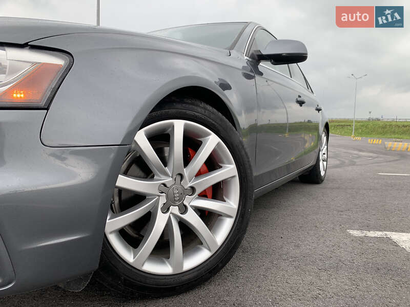 Седан Audi A4 2012 в Львове