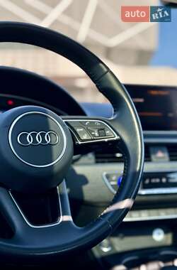 Седан Audi A4 2017 в 