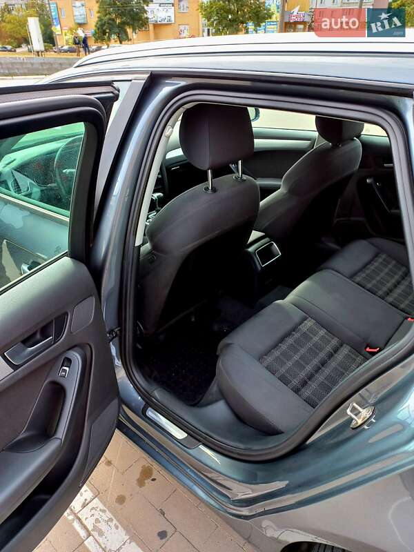 Універсал Audi A4 2014 в Ромнах