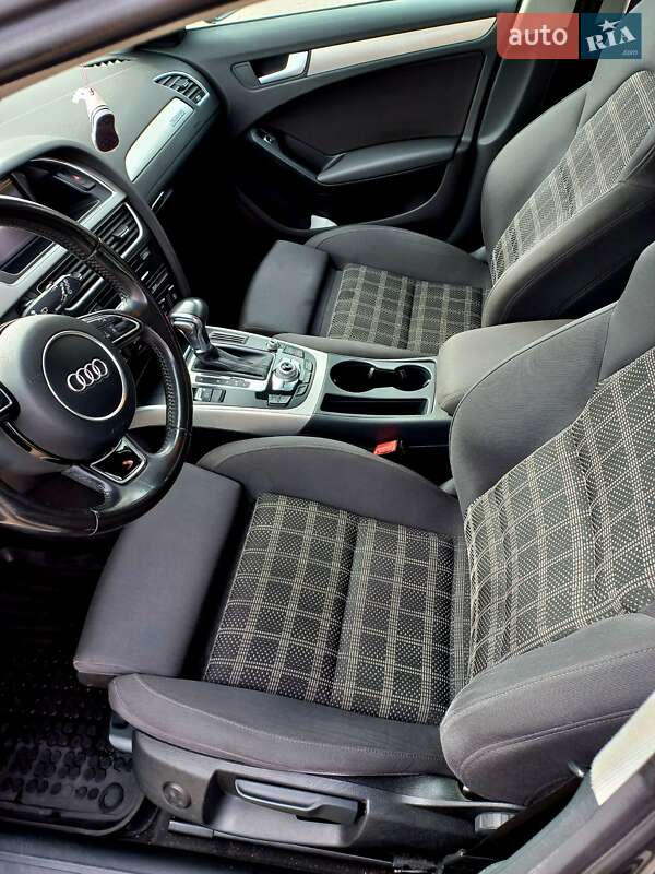Універсал Audi A4 2014 в Ромнах