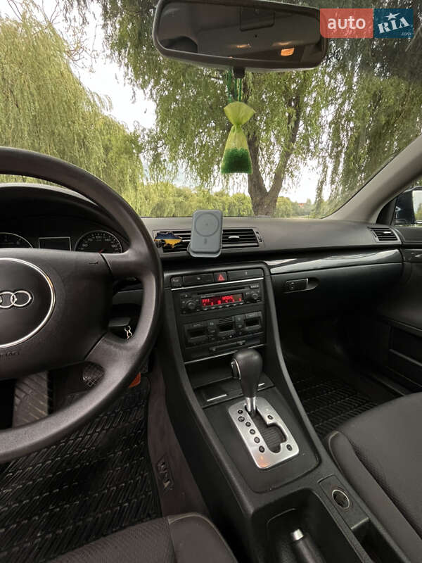 Седан Audi A4 2004 в Рівному