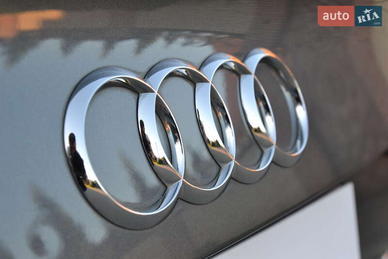 Седан Audi A4 2014 в Луцке