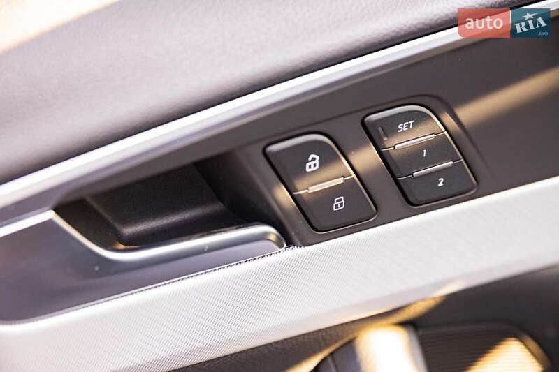 Седан Audi A4 2017 в Запорожье