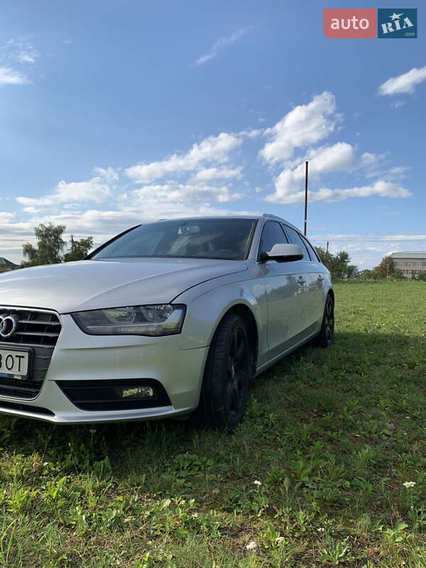 Универсал Audi A4 2012 в Городке