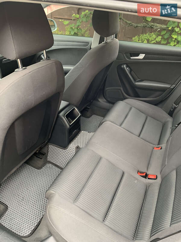 Универсал Audi A4 2012 в Городке
