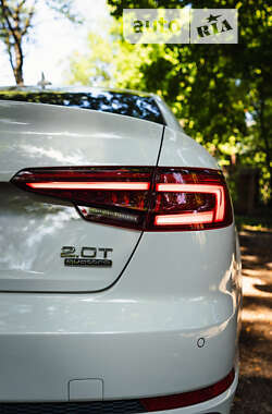 Седан Audi A4 2018 в Львові