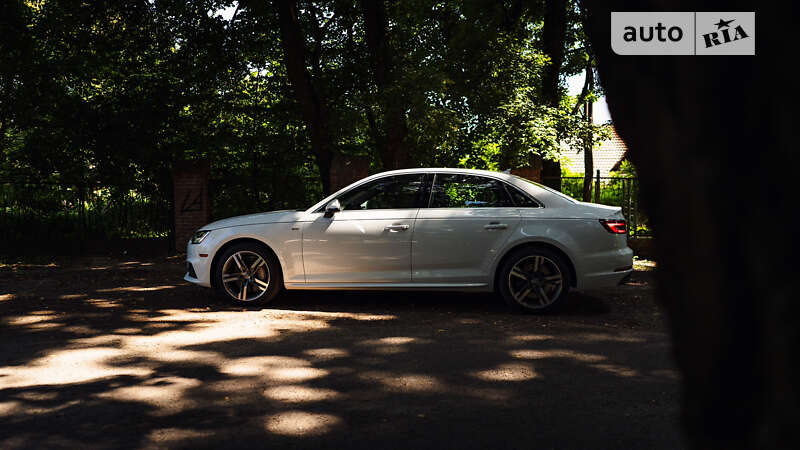 Седан Audi A4 2018 в Львові