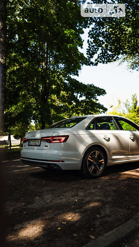 Седан Audi A4 2018 в Львові