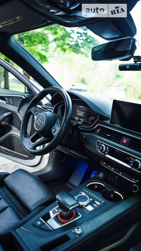 Седан Audi A4 2018 в Львові