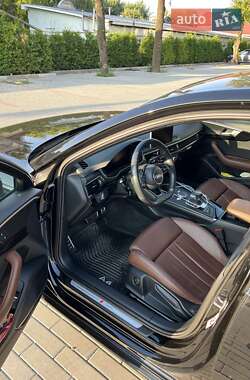 Седан Audi A4 2019 в Львове