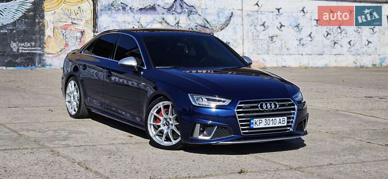 Audi A4 2017