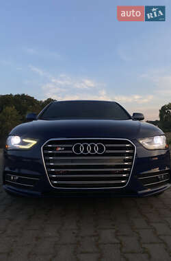 Седан Audi A4 2012 в 