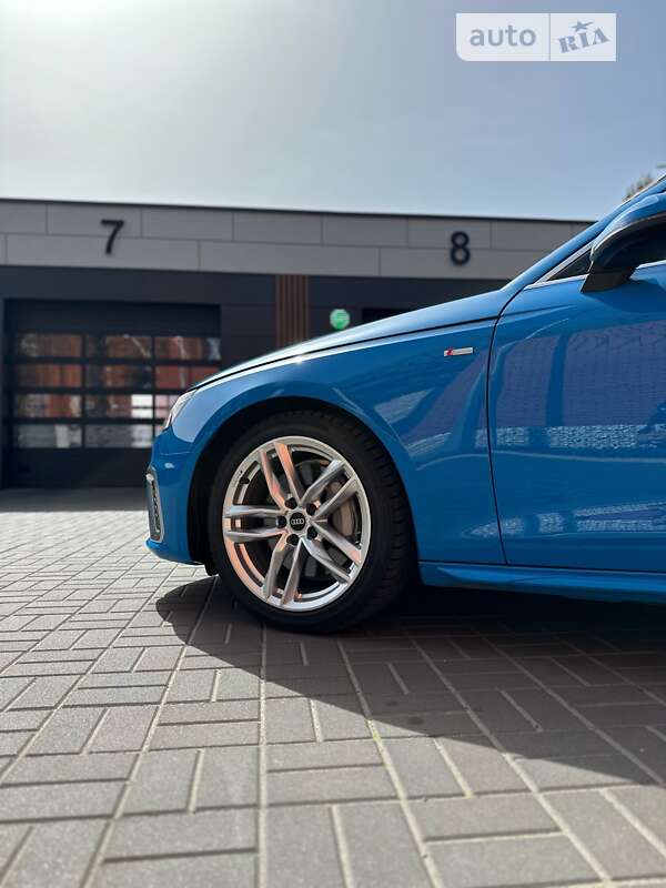 Седан Audi A4 2022 в Черкассах
