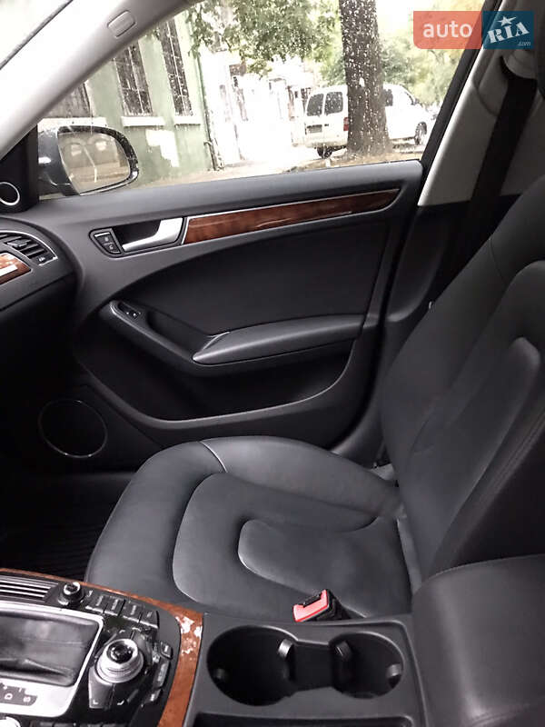 Седан Audi A4 2011 в Одессе