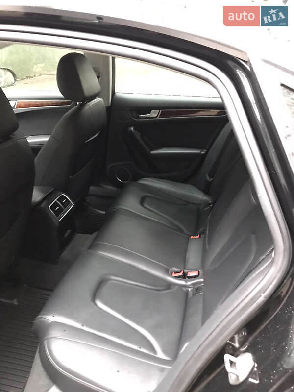 Седан Audi A4 2011 в Одессе